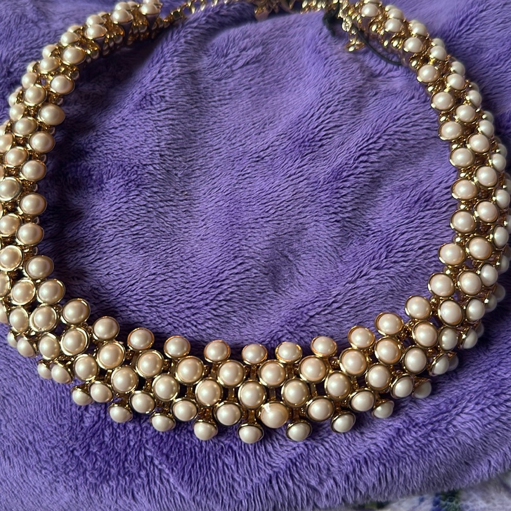 Ann Taylor pearl necklace